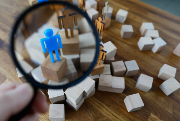 How to Use Headhunting for Competitive Advantage